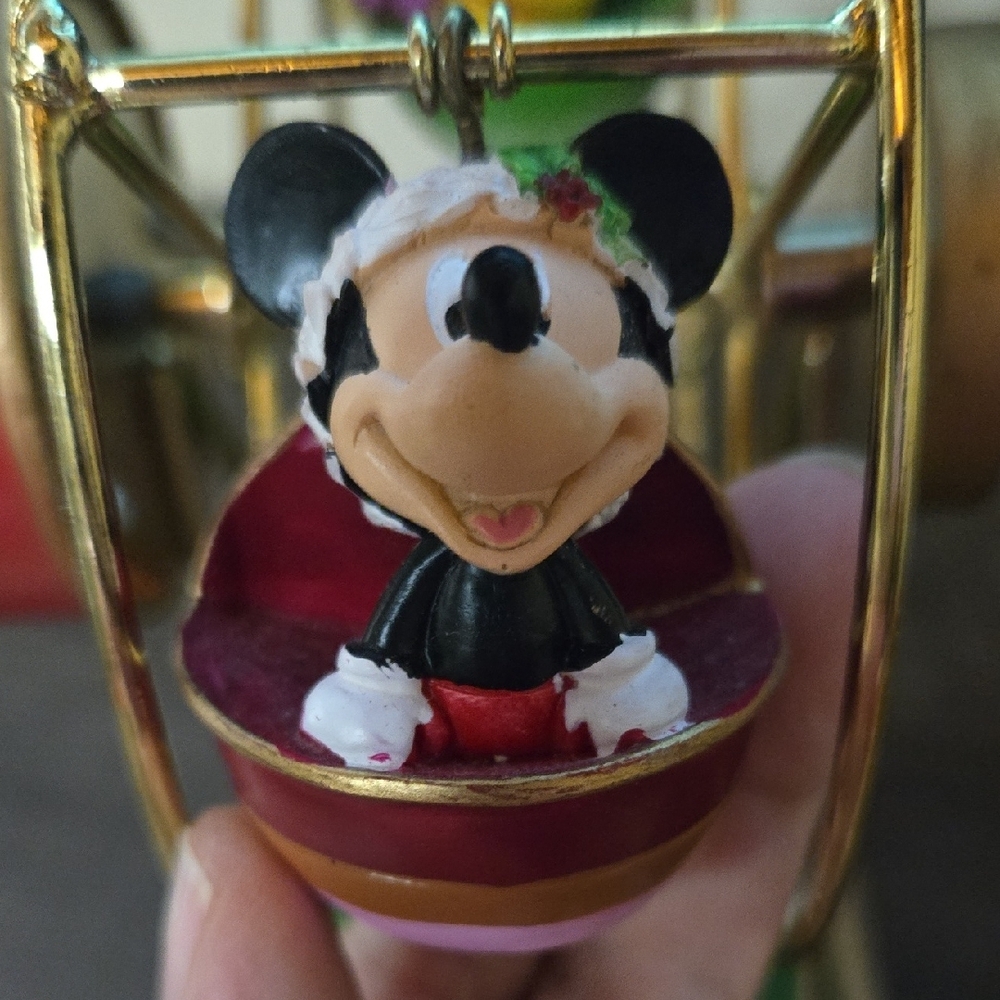 Vintage Disney Revolving Musical Christmas Ferris Wheel. - Picture 7 of 8